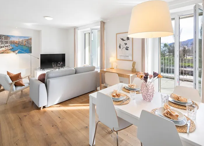 Stayy The River - Contactless Check-in